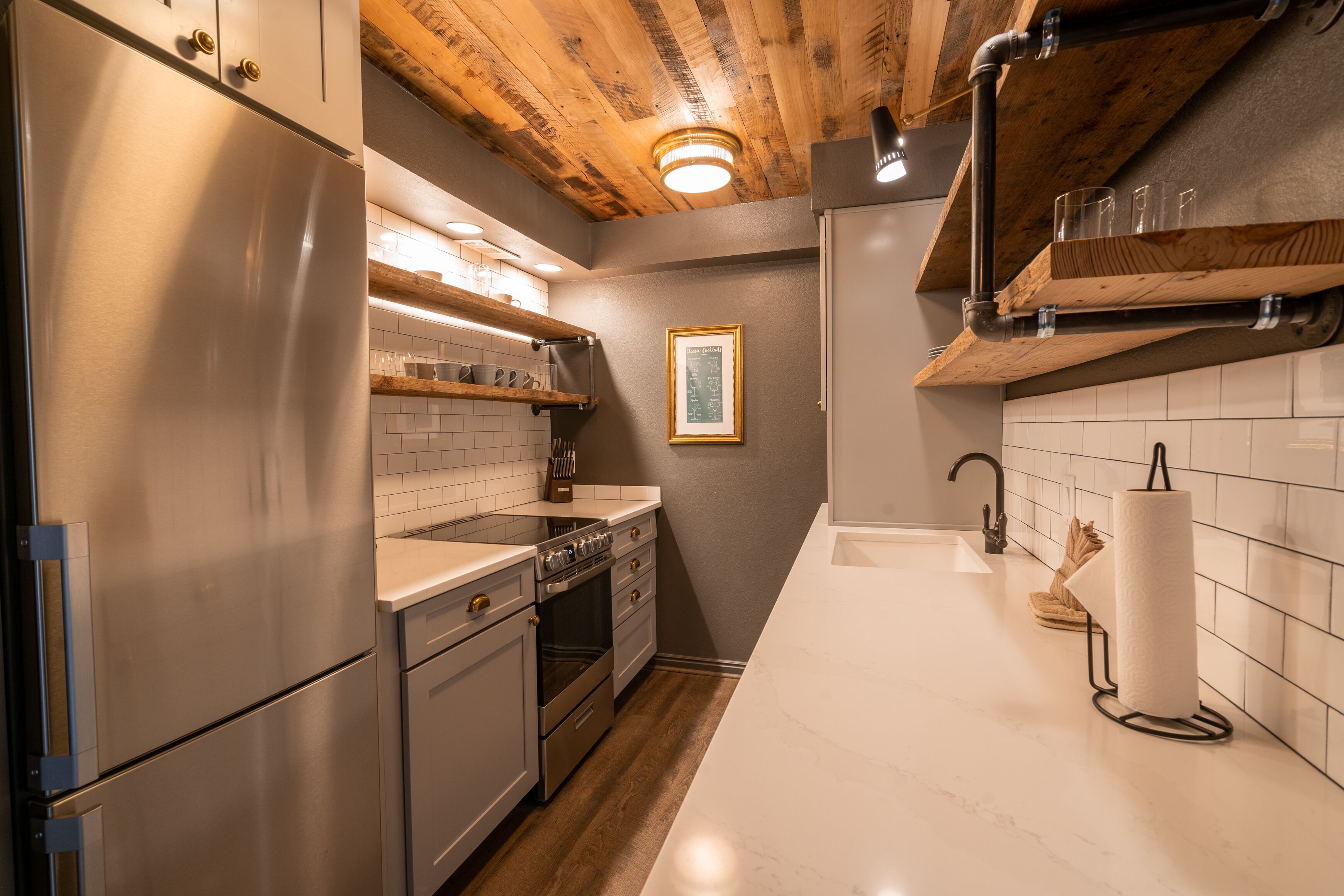 blue church lodge b | private kitchen