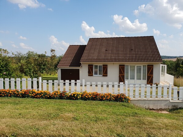 Exterior - Quiet country house (Triguères)