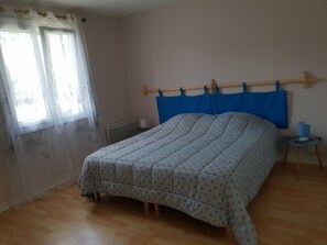 2 bedrooms, iron/ironing board, WiFi - Quiet country house (Triguères)