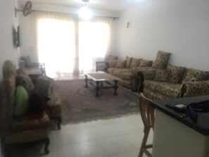 TV - Pool View Chalet 2 Bedroom, Blumar Wadi Degla (Suez Governorate)