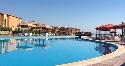 Pool View Chalet 2 Bedroom, Blumar Wadi Degla