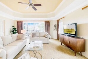 Smart TV, DVD player