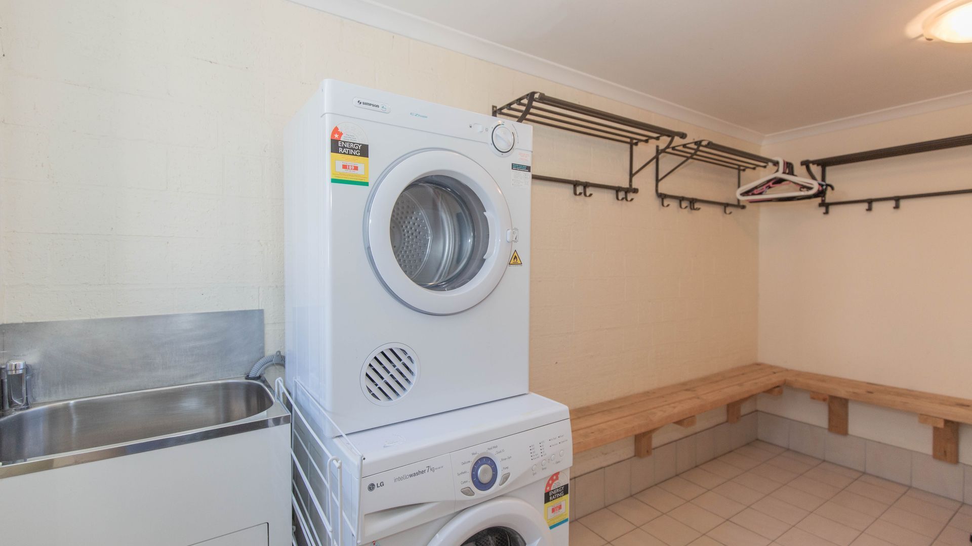 Silvertrees - 2/1 McLure Cir — image 2