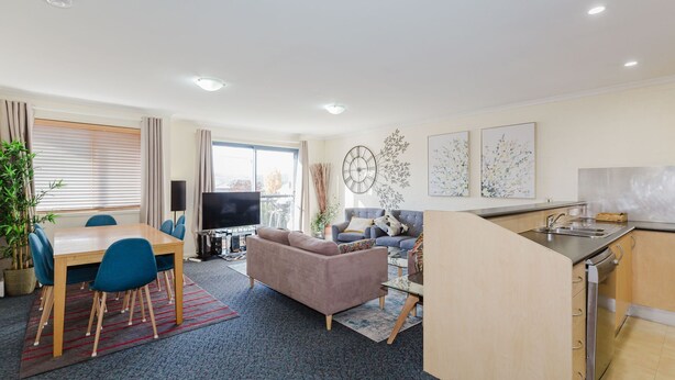 Unclassified image, 1 of 16, button - Silvertrees - 2/1 McLure Cir (Jindabyne)
