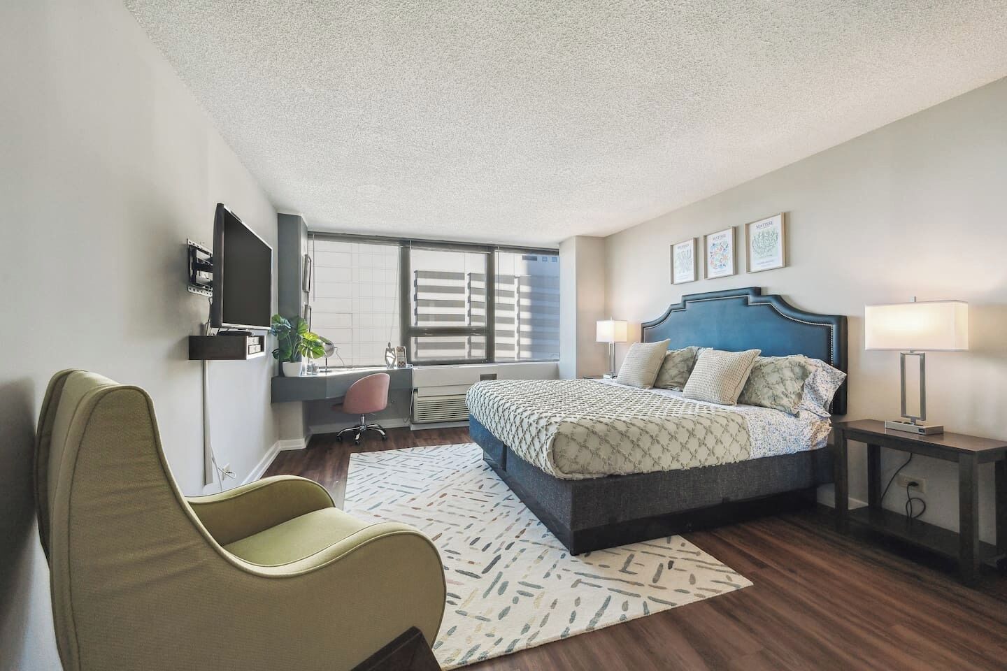 办公桌、熨斗/熨衣板、旅行婴儿床、免费 WiFi