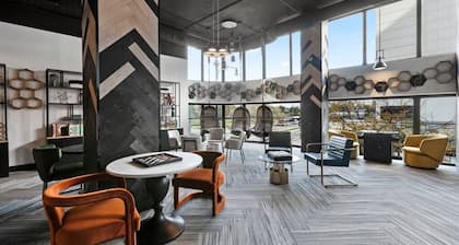 Safe Dtown Park VIEWS| Mich Ave, Museums 2bd/2ba