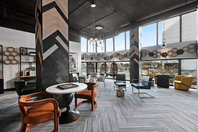 Safe Dtown Park VIEWS| Mich Ave, Museums 2bd/2ba