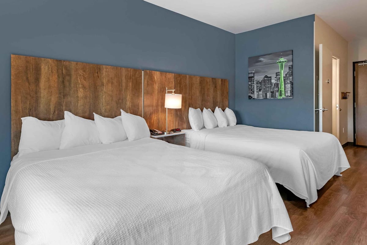 Premium studio, 2 queensize bedden, niet-roken | Luxe beddengoed, een bureau, een laptopwerkplek