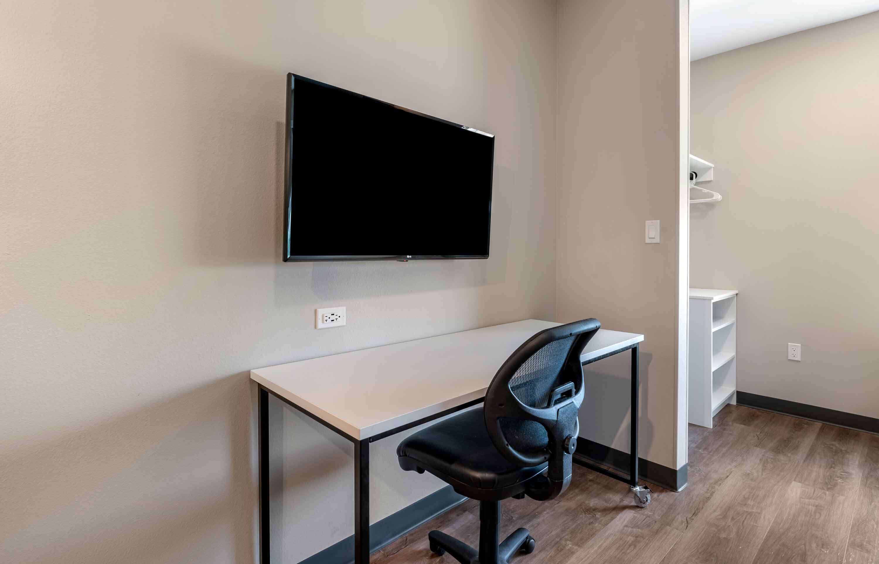 standard studio, 1 king bed, non smoking | premium bedding, desk, laptop workspace, iron/ironing board