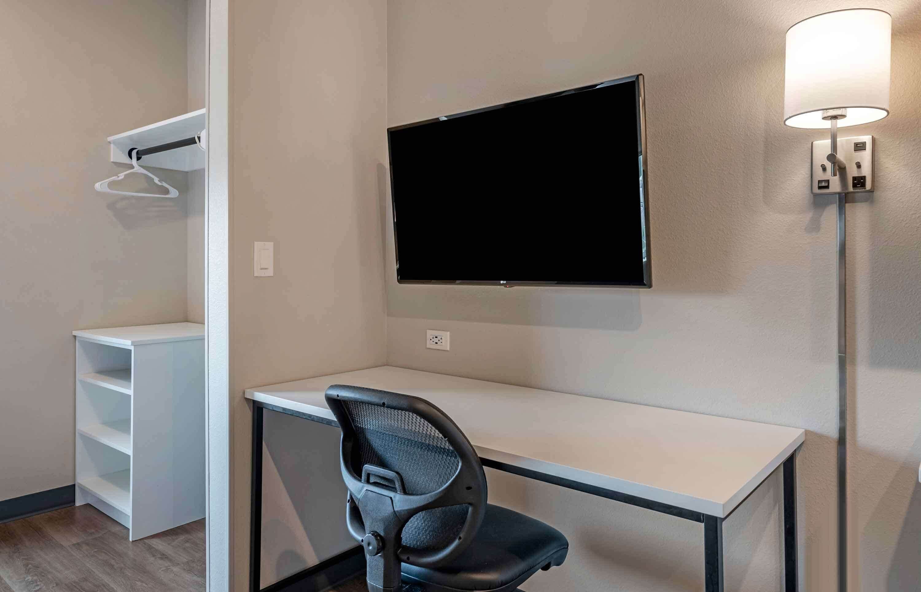 standard studio, 1 queen bed, non smoking | premium bedding, desk, laptop workspace, iron/ironing board