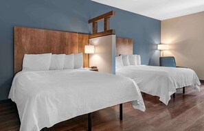 標準開放式客房, 2 張加大雙人床, 非吸煙房 | 高級寢具、書桌、手提電腦工作空間、熨斗/熨衫板