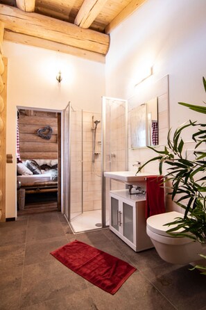Chalet | Bathroom - Ellerbeck Gesundheits- und Wellnesshof (Langdorf)