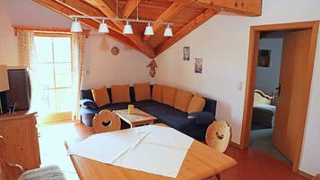 Apartment | Living room | TV