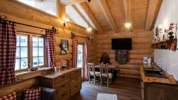 Chalet | Ruang tamu | TV