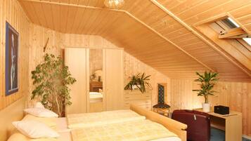 1 bedroom, free cots/infant beds, free WiFi, bed sheets