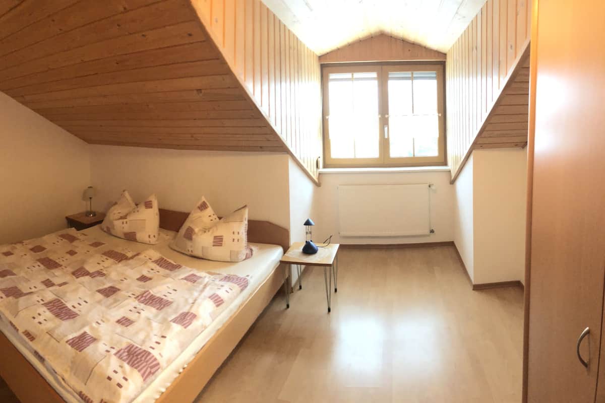 Apartment, 3 Bedrooms (Bergstation) | 3 bilik tidur, katil bayi/kot (percuma), Wi-fi percuma 