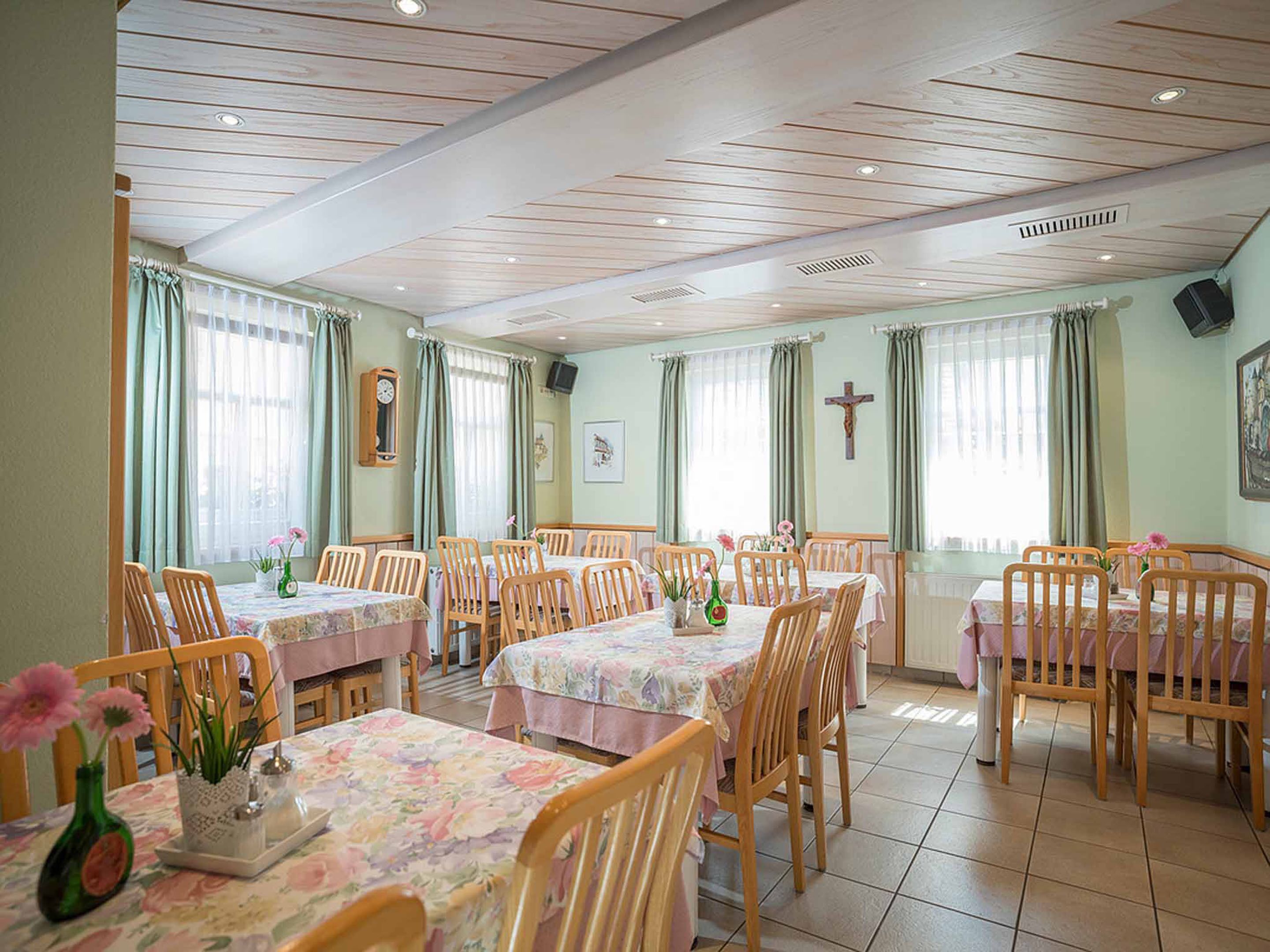 Daily buffet breakfast (EUR 10.00 per person)