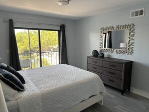 2 bedrooms, iron/ironing board, travel cot, free WiFi