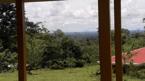 Tropical Retreat Between Mountains and Sea