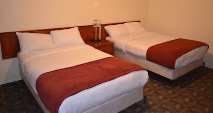 Two Hills Inn