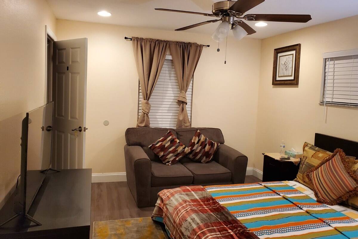 Escritorio, decoración personalizada y muebles diferentes