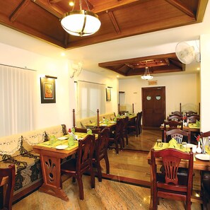 Restaurant - Grand Thekkady (Peermade)