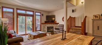 Luxury Ski-In/Ski-Out Chalet | Sleeps 8