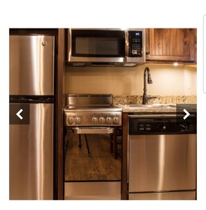 Fridge, microwave, oven, stovetop - Christmas in the beautiful Smokey Mountains. 2 bed / 2 bath. Waterpark included. (Gatlinburg)