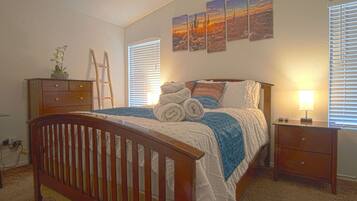 3 bedrooms, desk, iron/ironing board, WiFi