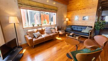 Gallery Apartment, Non Smoking | Living room