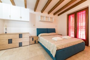 1 Schlafzimmer, Bügeleisen/Bügelbrett, Reisekinderbett, Bettwäsche
