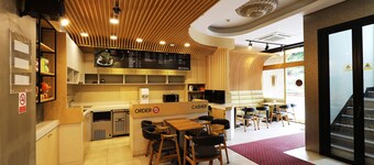 Ace Family Hotel