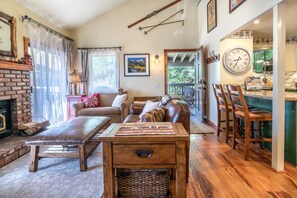 Smart TV, fireplace, DVD player, books