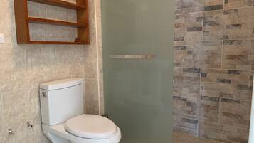 Toallas y papel de baño