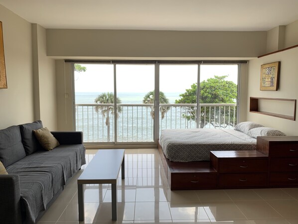 Iron/ironing board, WiFi, bed sheets, wheelchair access