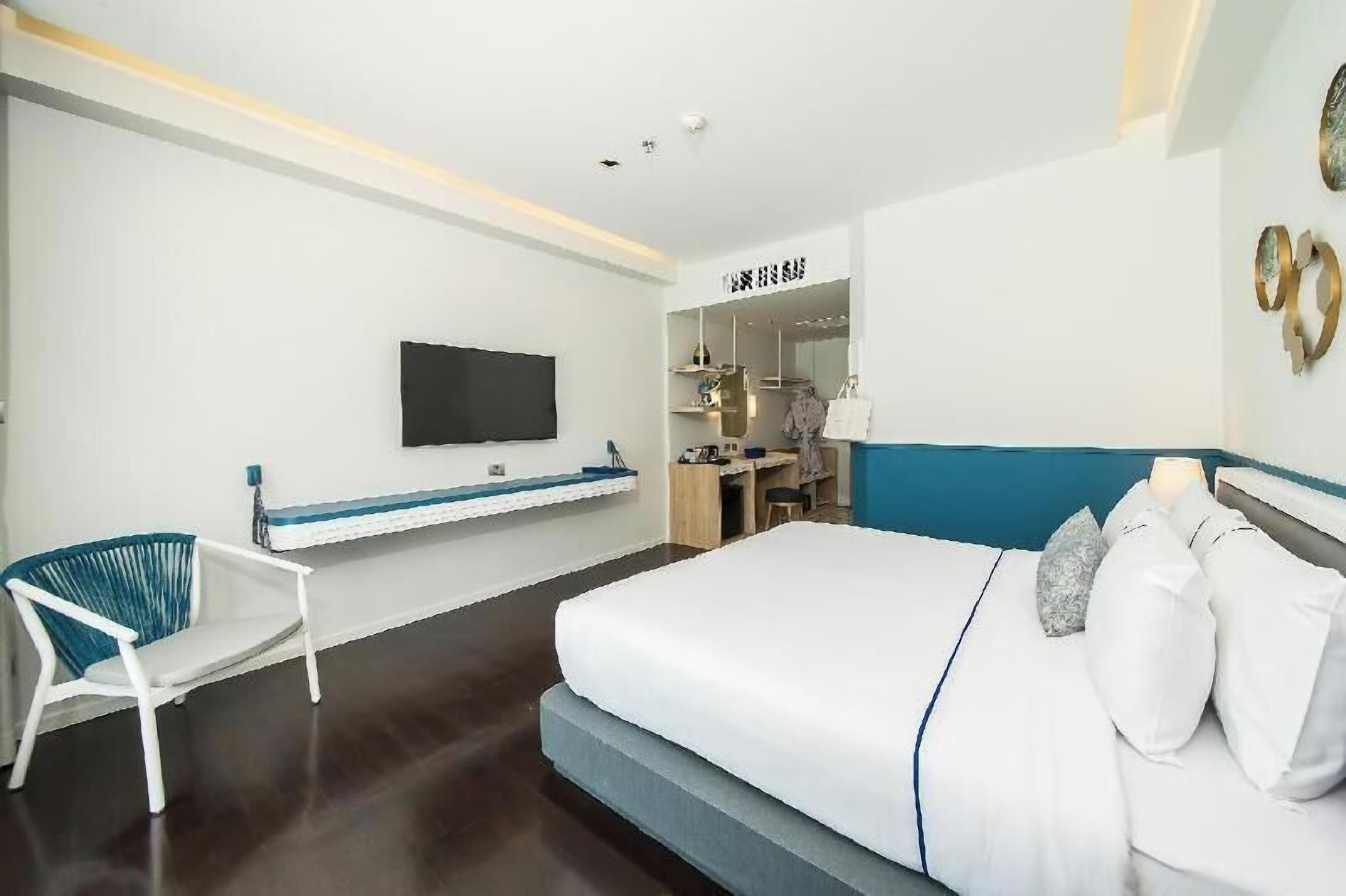 Ropa de cama hipoalergénica, edredón y minibar 