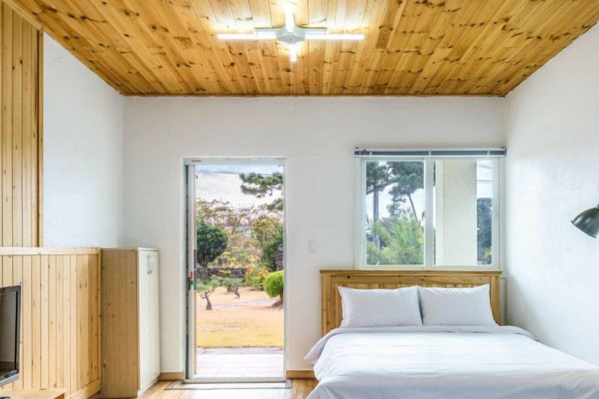 Basic Room | WiFi (free), bed sheets