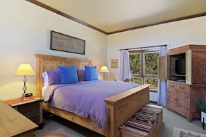 2 bedrooms, iron/ironing board, WiFi, bed sheets - Stylish and Serene, Community Pool (Santa Fe)
