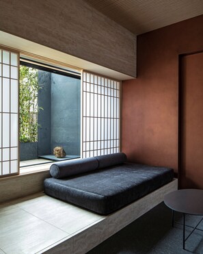 In-room safe, blackout curtains, iron/ironing board, free WiFi - Hotel tou nishinotoin kyoto (Kyoto)