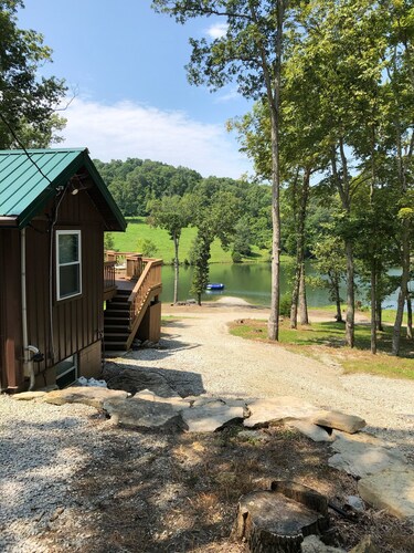 Cabin on Private Lake with over 800 acres of trails!!