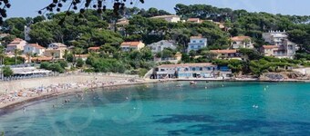 SANARY CHARMING COUNTRY HOUSE WITH GARDEN.SMALL DOGS ACCEPTED