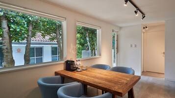 Deluxe Villa, Non Smoking | 1 bedroom, iron/ironing board, free WiFi, bed sheets