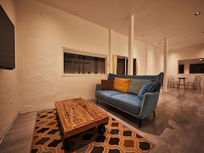 Deluxe Villa, Non Smoking | 1 bedroom, iron/ironing board, free WiFi, bed sheets