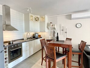 Fridge, microwave, oven, coffee/tea maker - RIVIERA PLAYA 200m to the beach in Riviera del Sol (Mijas Costa)