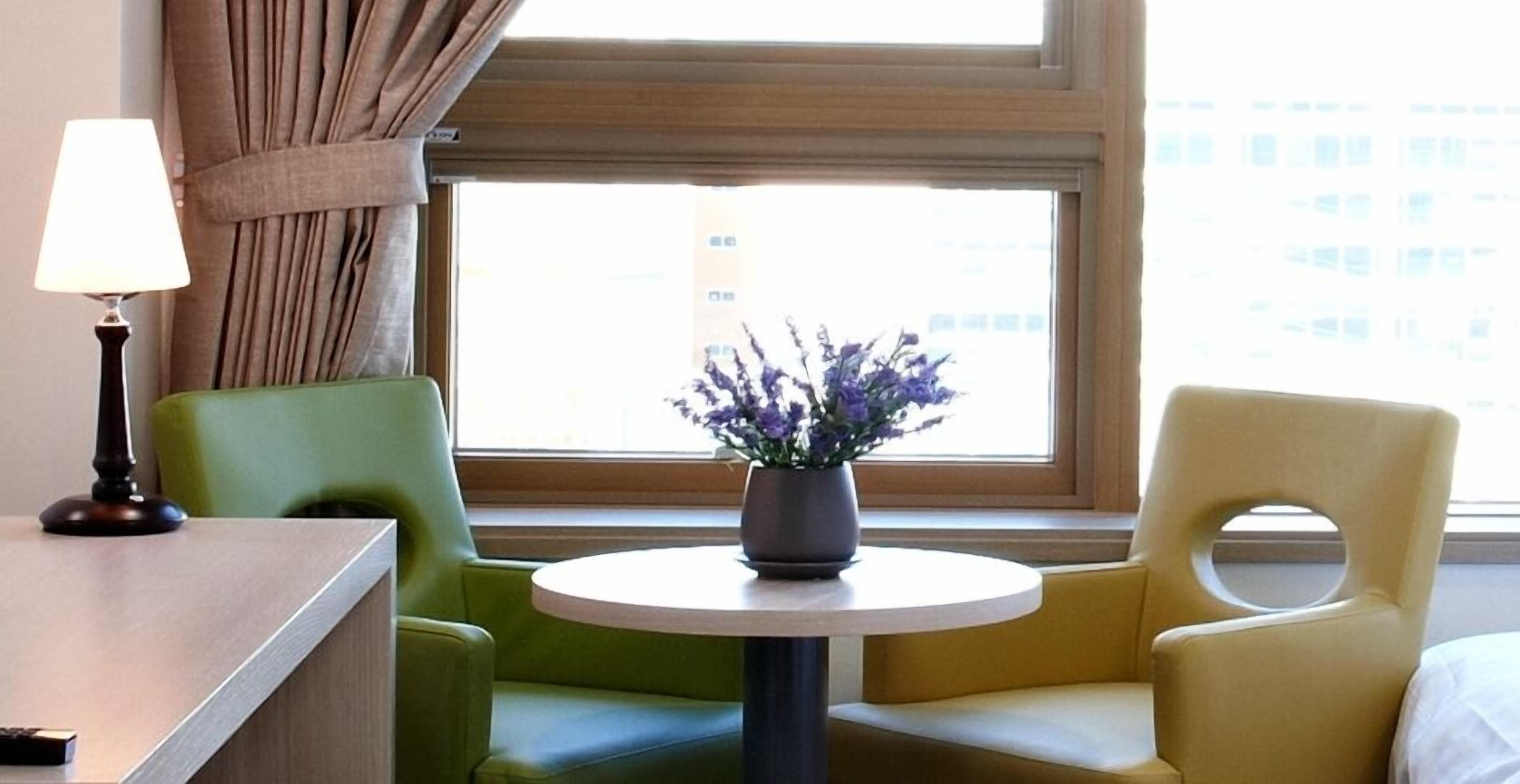 deluxe quadruple room | room amenity