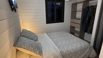 1 chambre, fer et planche à repasser, lit parapluie, Wi-Fi gratuit