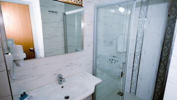 Regadera, regadera con hidromasaje, amenidades de baño gratuitas
