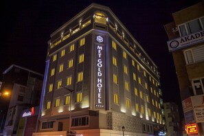 Front of property – evening/night - Met Gold Hotel (Gaziantep)