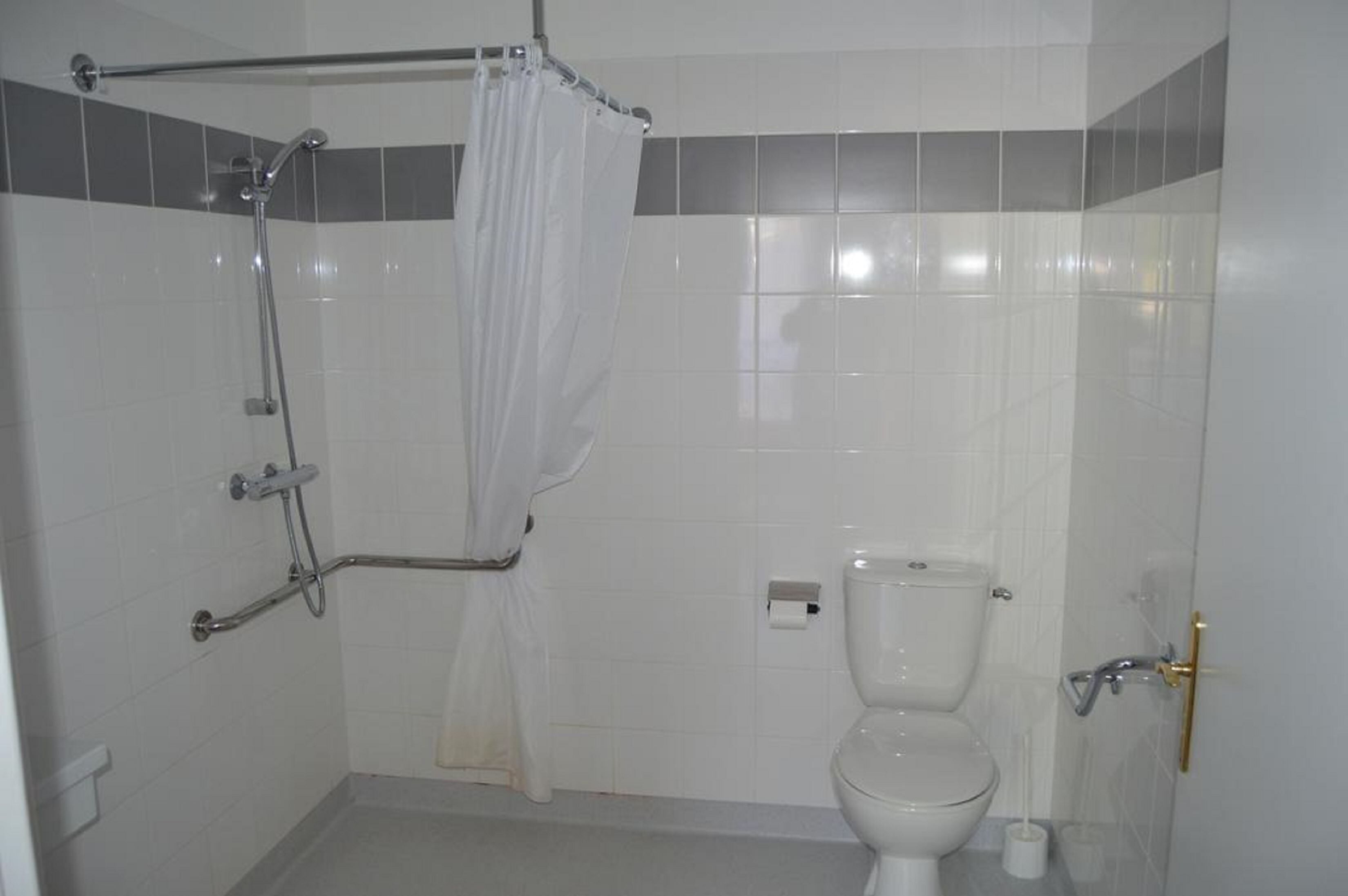 double room, accessible | bathroom shower