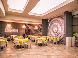 3 restaurants, Italian cuisine